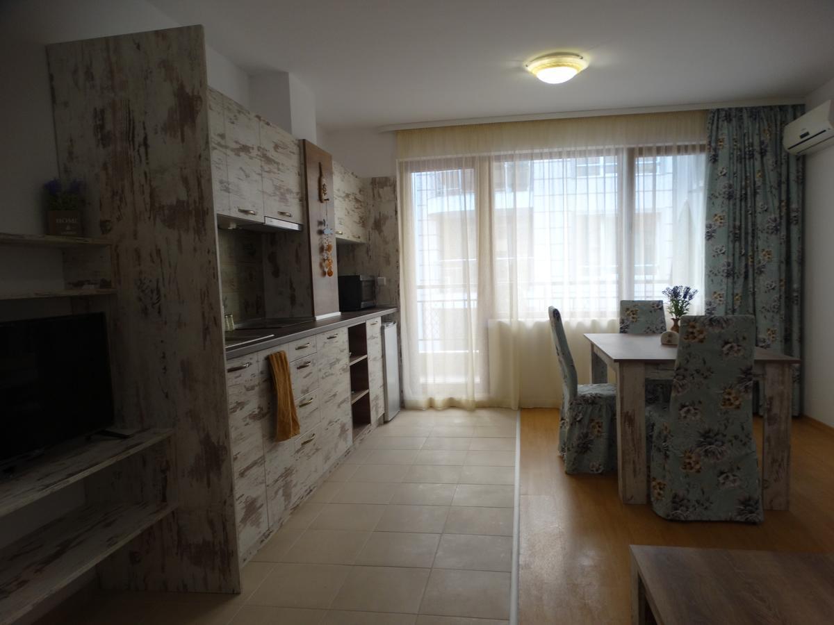 Lora Boutique Appartement Pomorie Buitenkant foto